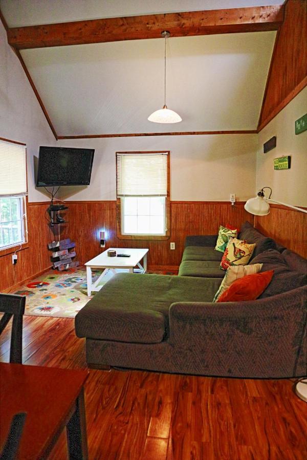 Our Private Wooded Cabin Chatham Zewnętrze zdjęcie